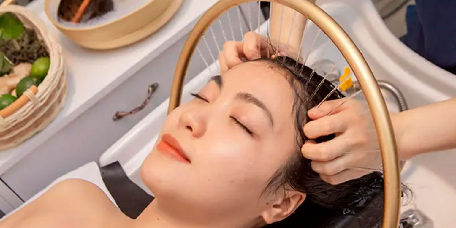 Soin relaxant du cuir chevelu — photo fournie par THE CURE